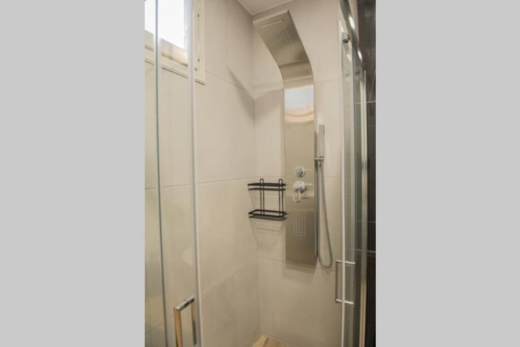 Elegant Apartment In The Heart Of Heraklion Exterior photo