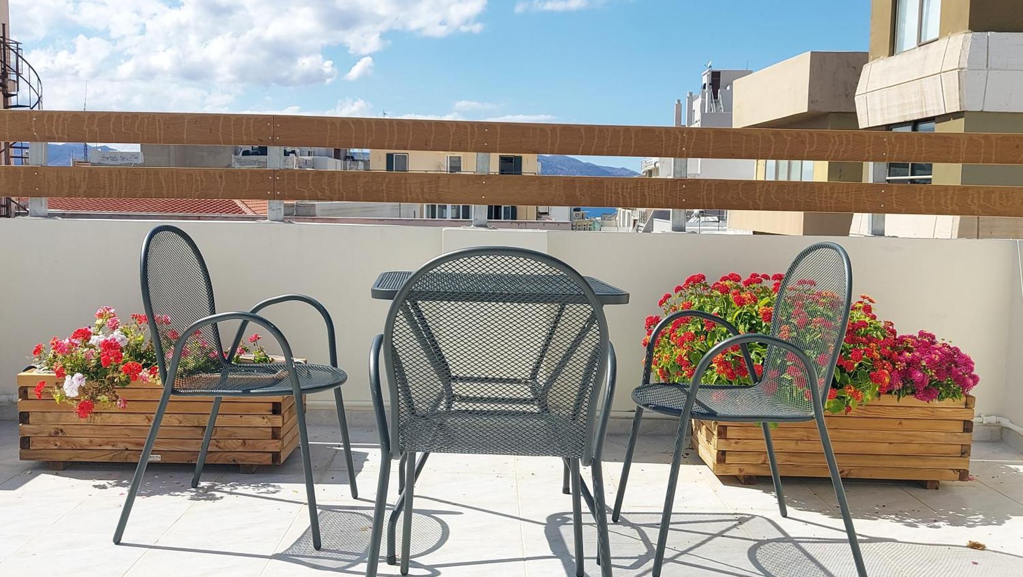 Elegant Apartment In The Heart Of Heraklion Exterior photo