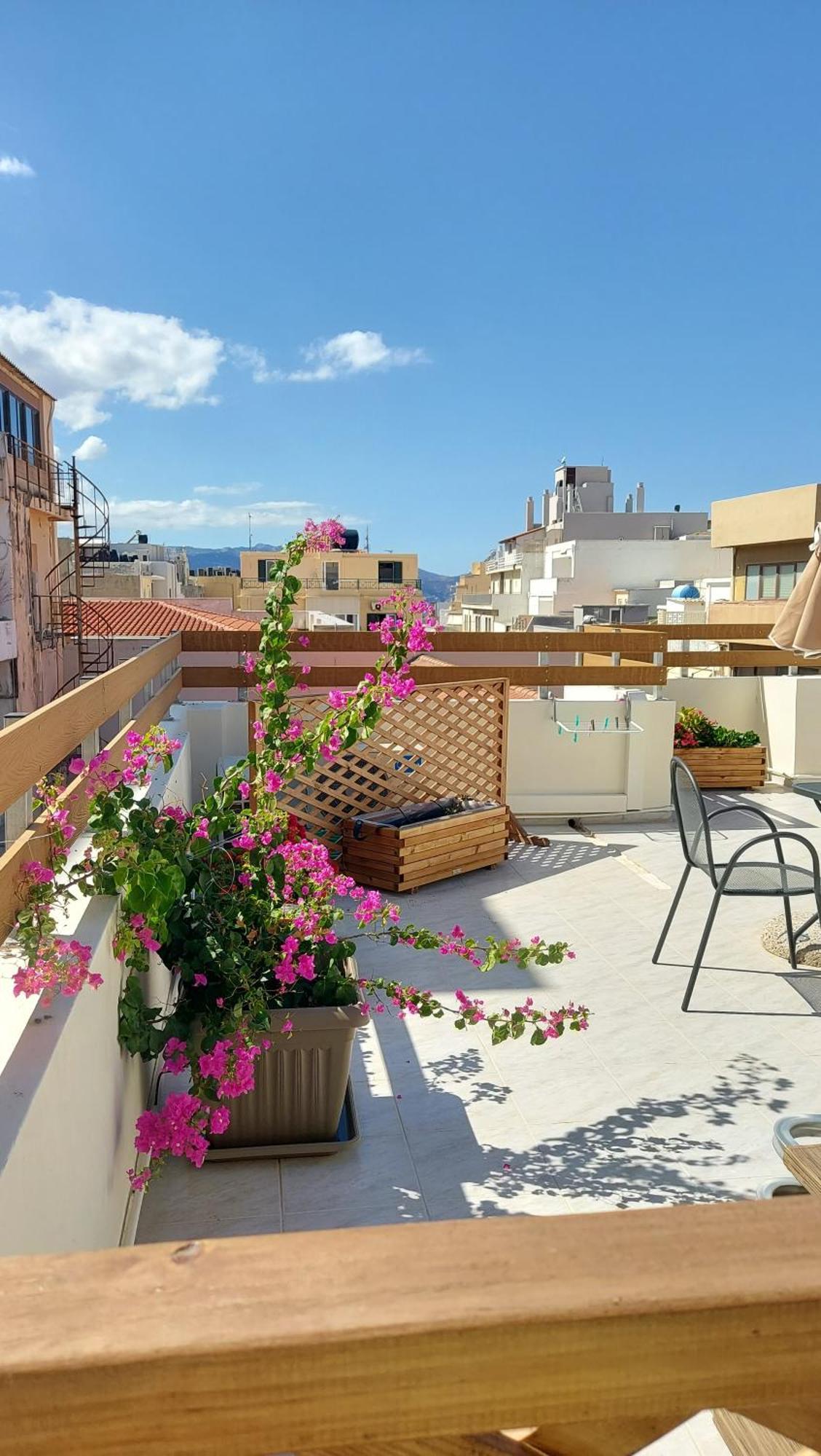 Elegant Apartment In The Heart Of Heraklion Exterior photo