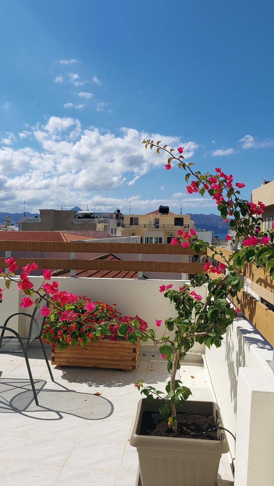 Elegant Apartment In The Heart Of Heraklion Exterior photo