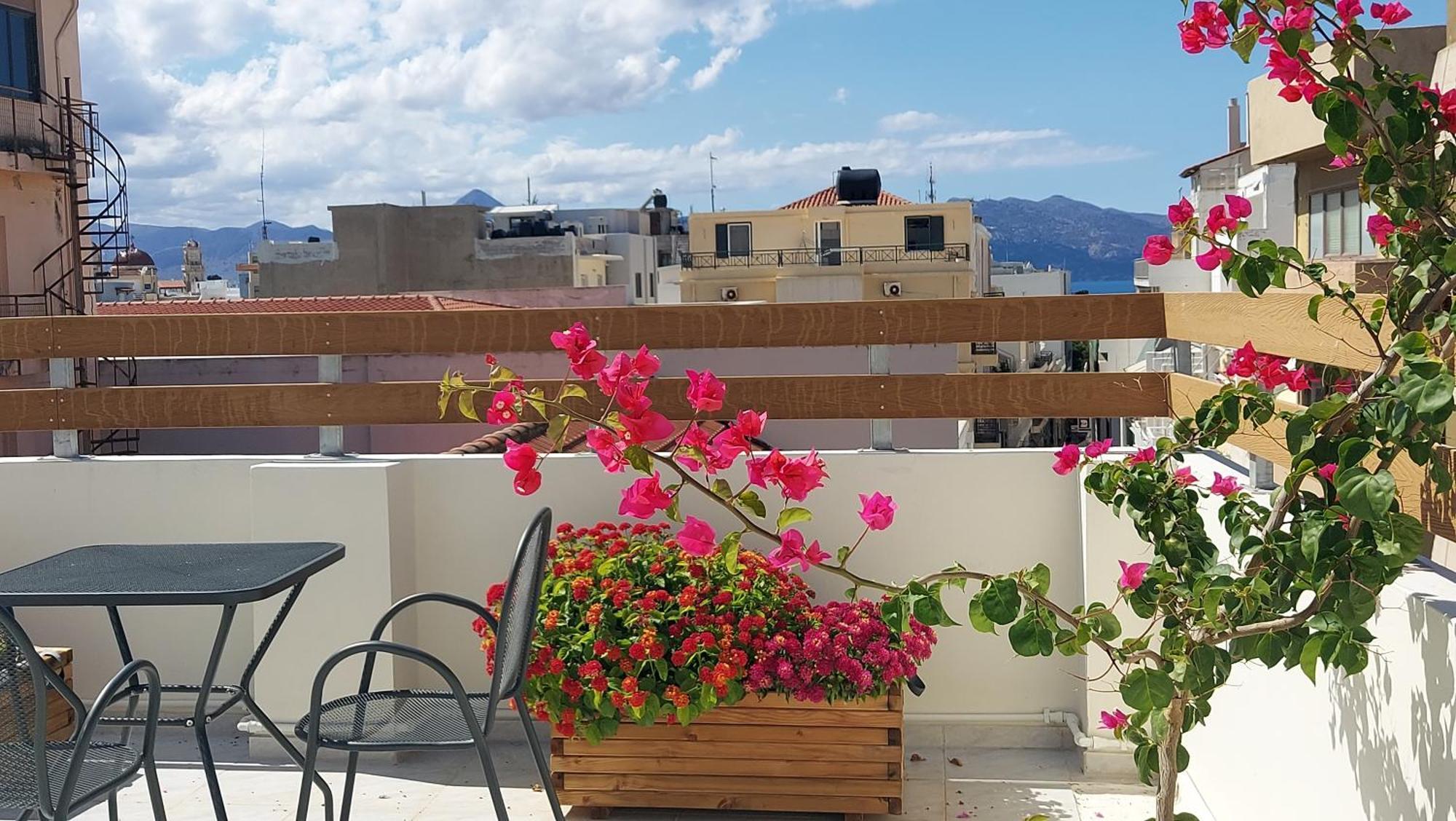 Elegant Apartment In The Heart Of Heraklion Exterior photo